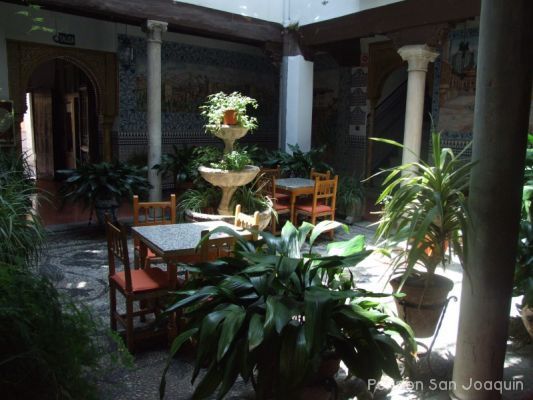 ホテル ペンシオン サン ホアキン グラナダ エクステリア 写真